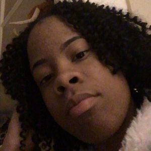 Meet your Posher, Mia